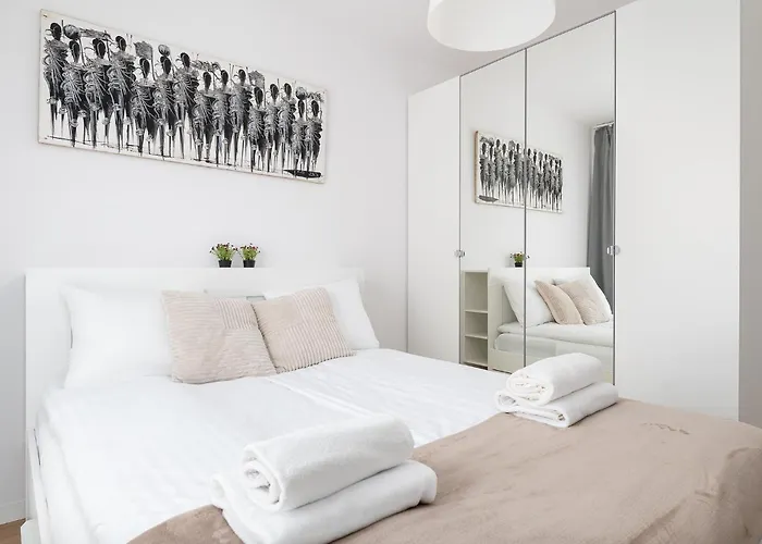 Rentplanet - Apartament Sierakowskiego