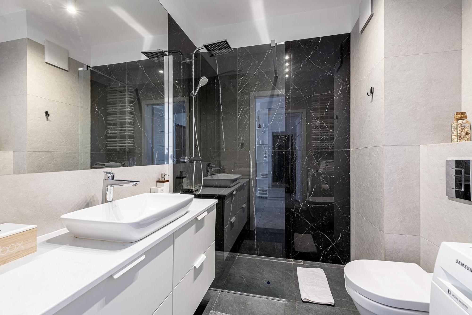 Rentplanet - Sierakowskiego Apartamento Varsovia